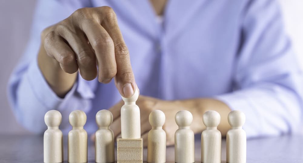 El creciente interés empresarial por agencias de reclutamiento y sus beneficios estratégicos